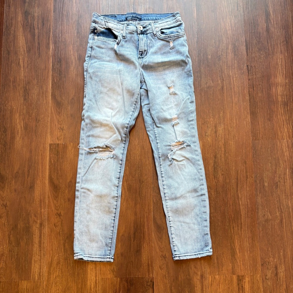 Rock & Republic Distressed Light Wash Slim Straight Jeans Women's 28x26